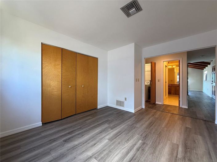 Image No.25-2 Bed Property for sale