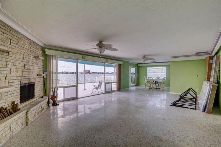 Image No.9-Propriété de 3 chambres à vendre à Treasure Island