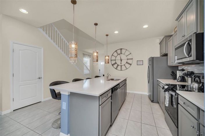 Image No.10-7 Bed Property for sale