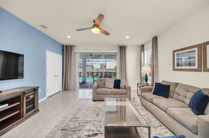 Image No.15-7 Bed Property for sale