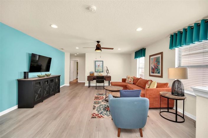 Image No.24-7 Bed Property for sale