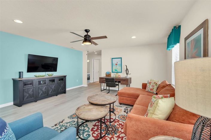 Image No.25-7 Bed Property for sale