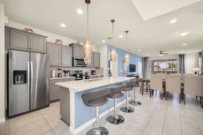 Image No.8-7 Bed Property for sale