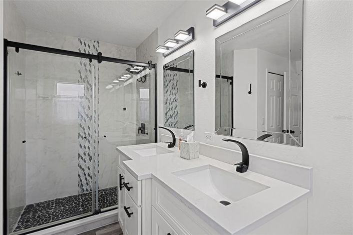 Image No.8-3 Bed Property for sale