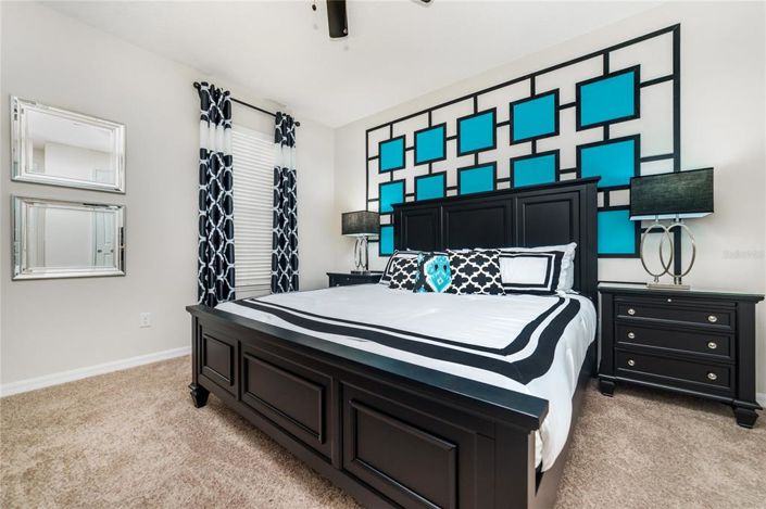 Image No.8-5 Bed Property for sale