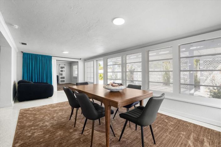 Image No.27-3 Bed Property for sale