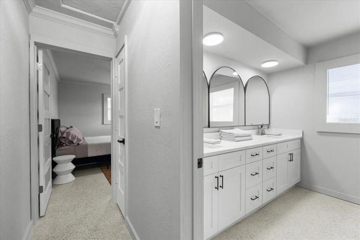 Image No.42-3 Bed Property for sale