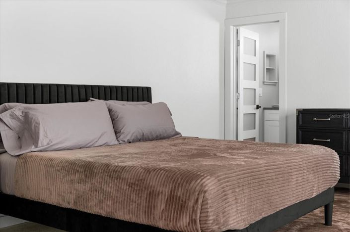 Image No.66-3 Bed Property for sale