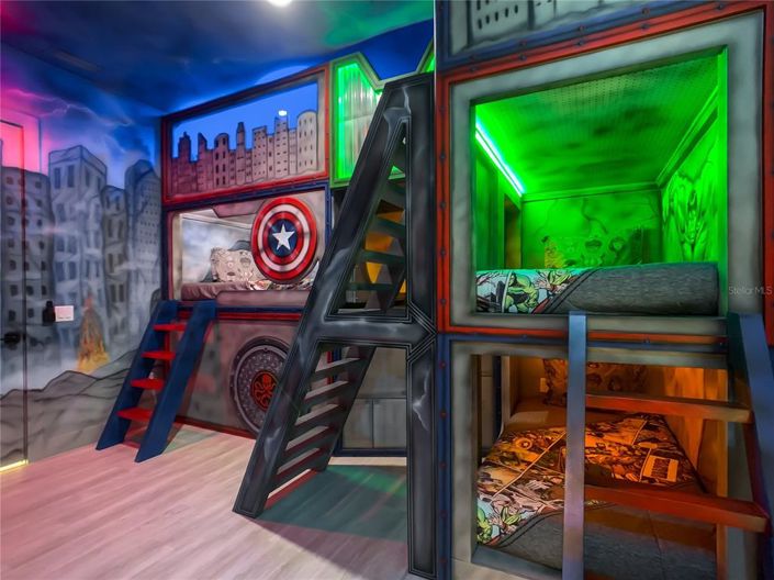 Image No.10-9 Bed Property for sale