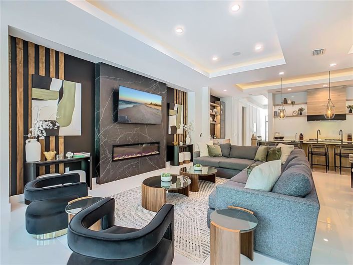 Image No.19-9 Bed Property for sale