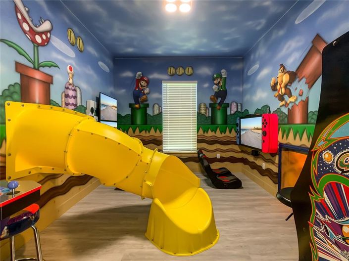 Image No.27-9 Bed Property for sale