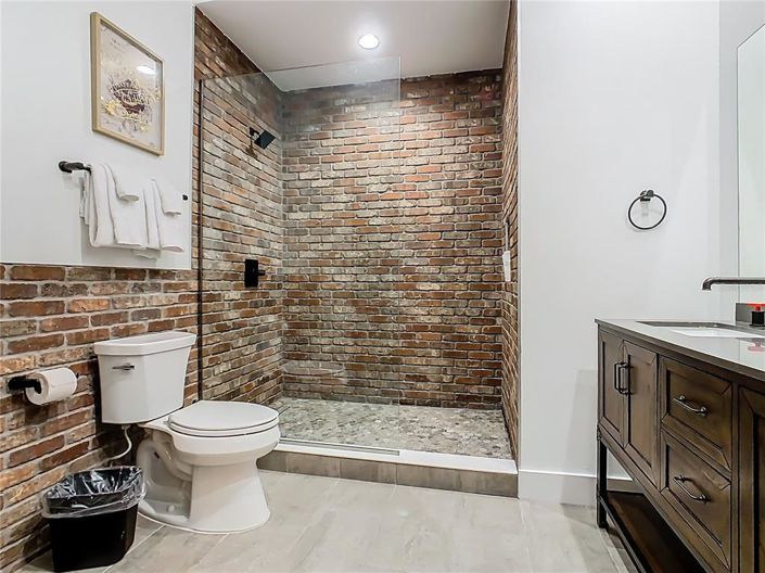 Image No.31-9 Bed Property for sale