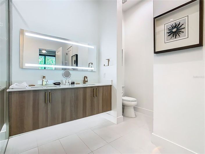 Image No.52-9 Bed Property for sale