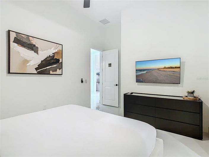 Image No.55-9 Bed Property for sale