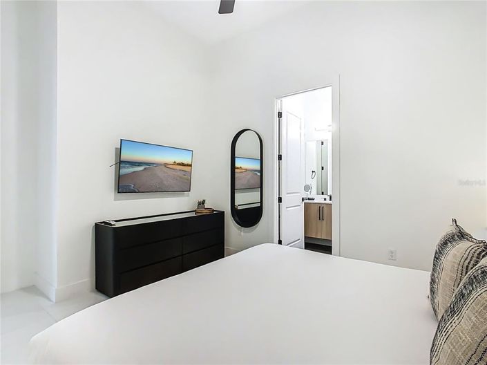 Image No.56-9 Bed Property for sale