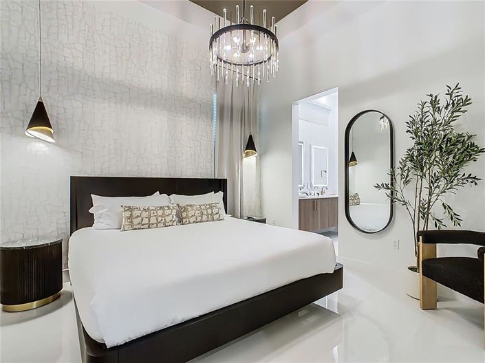 Image No.58-9 Bed Property for sale