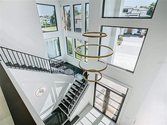 Image No.61-9 Bed Property for sale