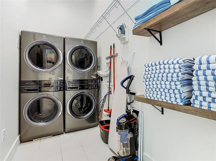 Image No.75-9 Bed Property for sale