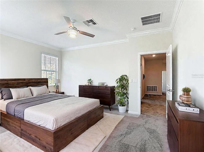 Image No.12-5 Bed Townhouse for sale