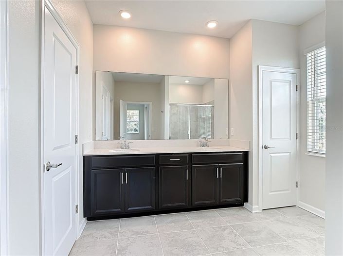 Image No.15-5 Bed Townhouse for sale