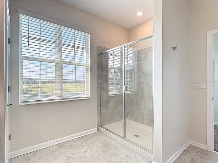 Image No.16-5 Bed Townhouse for sale