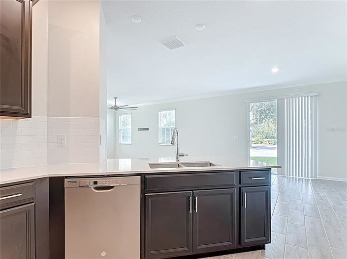 Image No.30-5 Bed Townhouse for sale