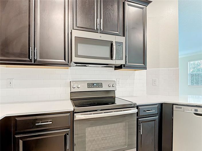 Image No.32-5 Bed Townhouse for sale