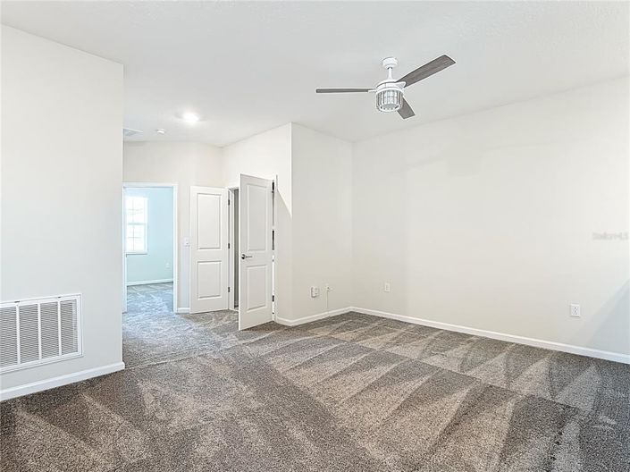 Image No.38-5 Bed Townhouse for sale