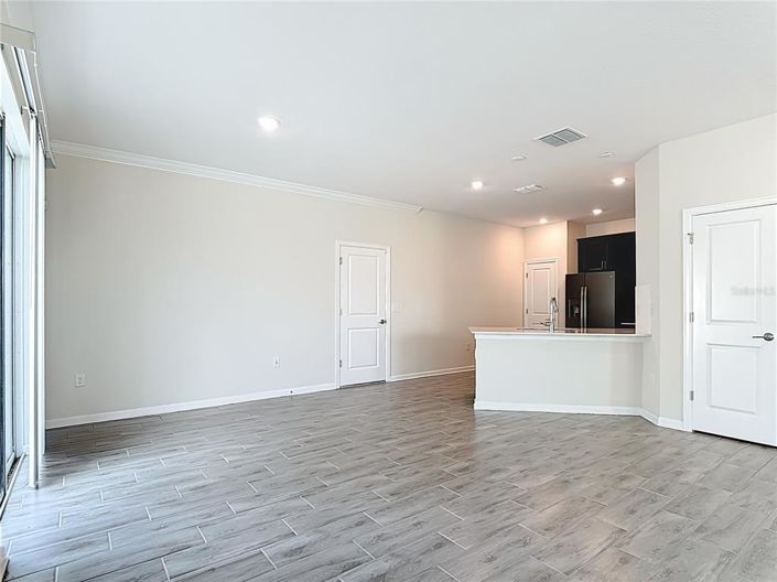 Image No.6-5 Bed Townhouse for sale