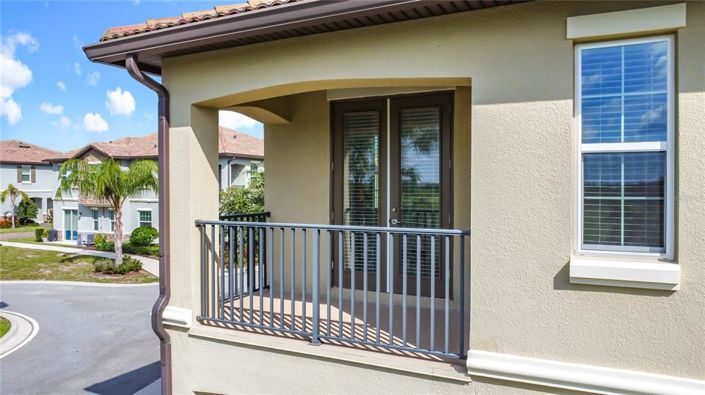 Image No.61-5 Bed Townhouse for sale