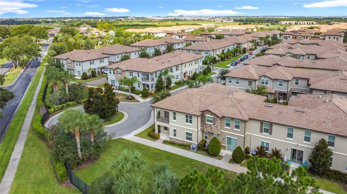 Image No.66-5 Bed Townhouse for sale