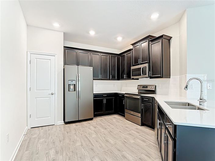 Image No.9-5 Bed Townhouse for sale