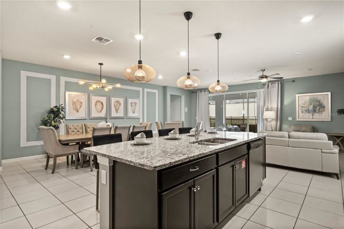 Image No.10-8 Bed Property for sale