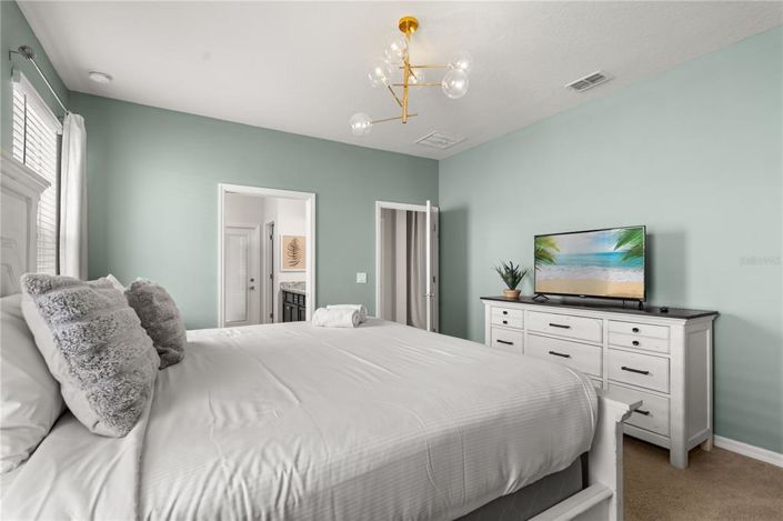 Image No.22-8 Bed Property for sale