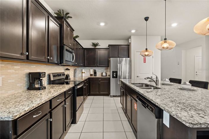 Image No.6-8 Bed Property for sale