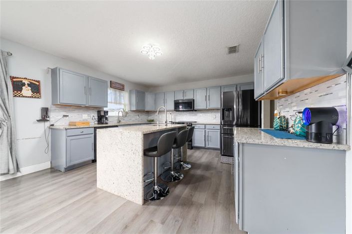 Image No.7-4 Bed Property for sale