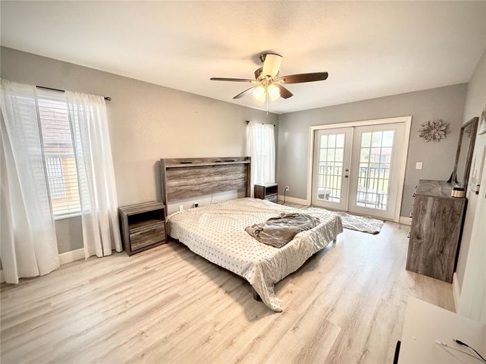 Image No.27-4 Bed Townhouse for sale