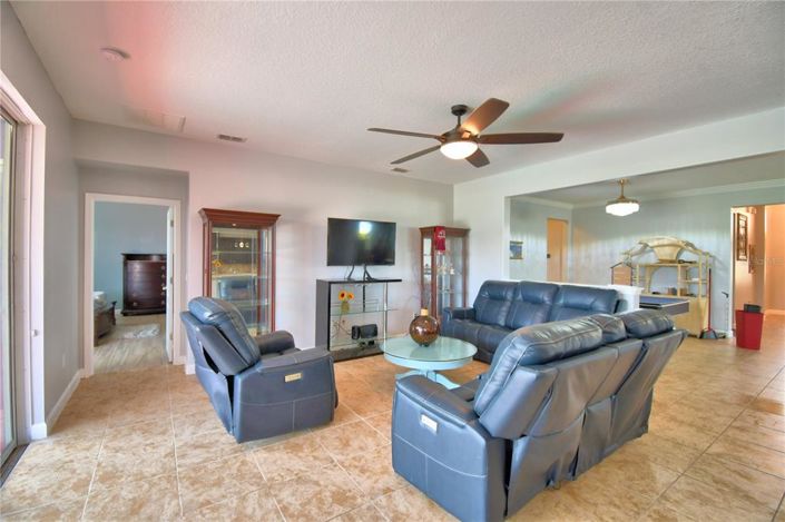 Image No.5-Propriété de 4 chambres à vendre à Davenport