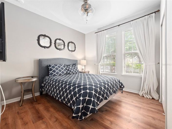 Image No.13-8 Bed Property for sale