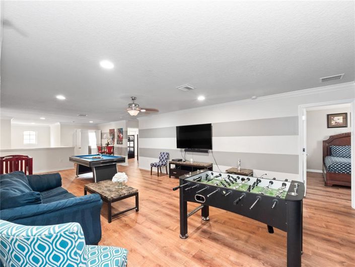 Image No.19-8 Bed Property for sale