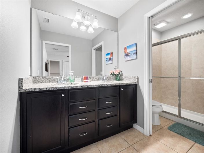 Image No.23-8 Bed Property for sale