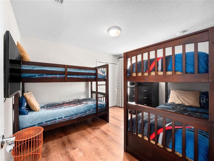 Image No.26-8 Bed Property for sale