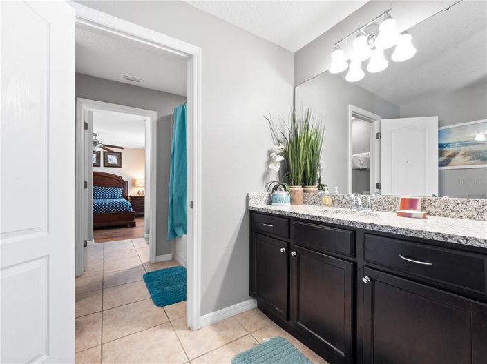 Image No.32-8 Bed Property for sale