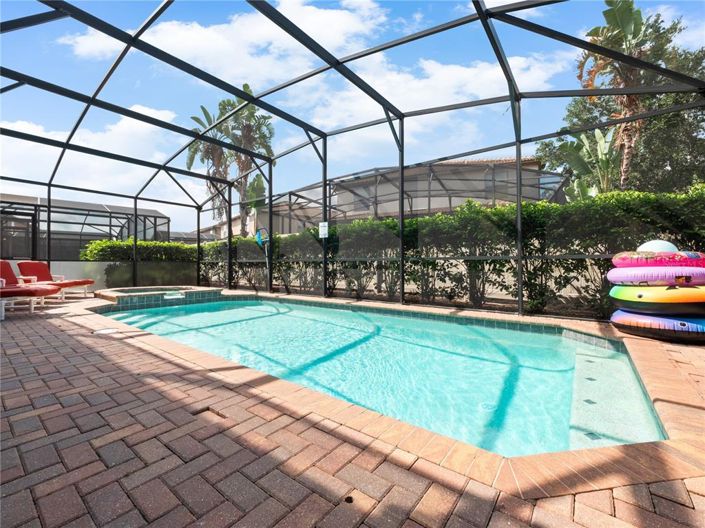 Image No.35-8 Bed Property for sale