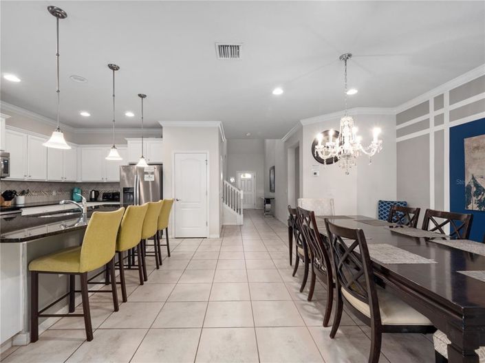 Image No.12-8 Bed Property for sale