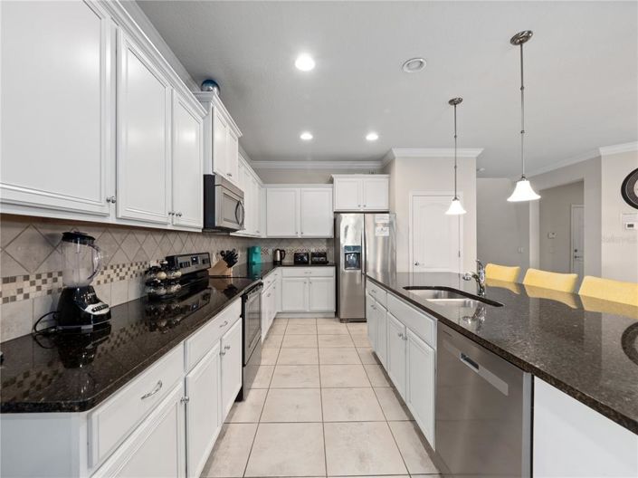 Image No.13-8 Bed Property for sale