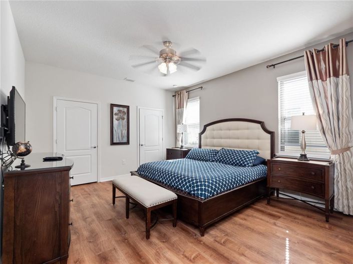 Image No.14-8 Bed Property for sale