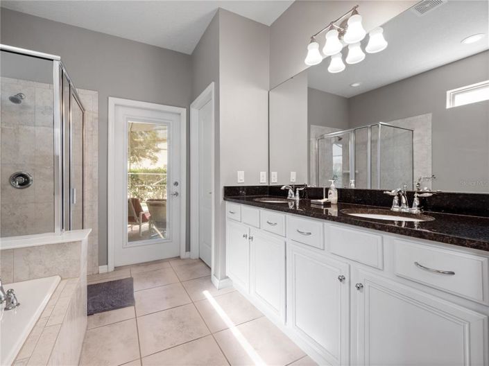 Image No.16-8 Bed Property for sale