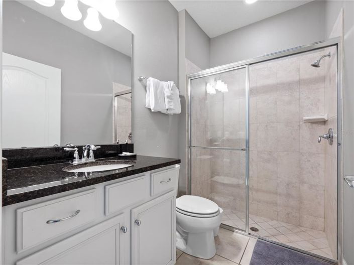 Image No.18-8 Bed Property for sale