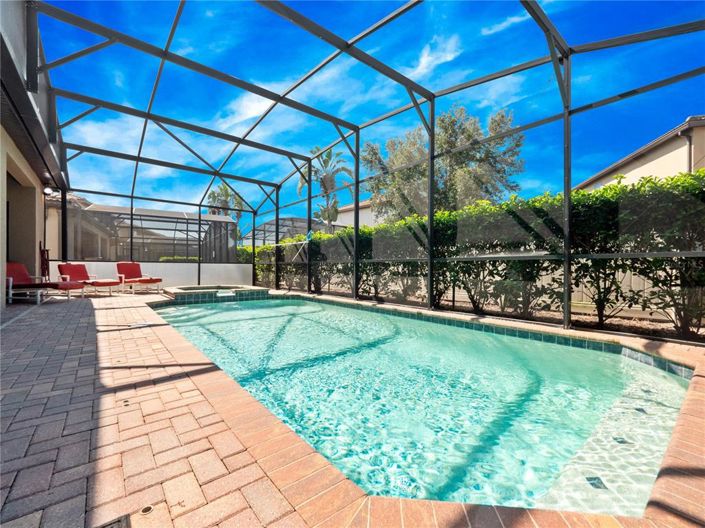 Image No.2-8 Bed Property for sale